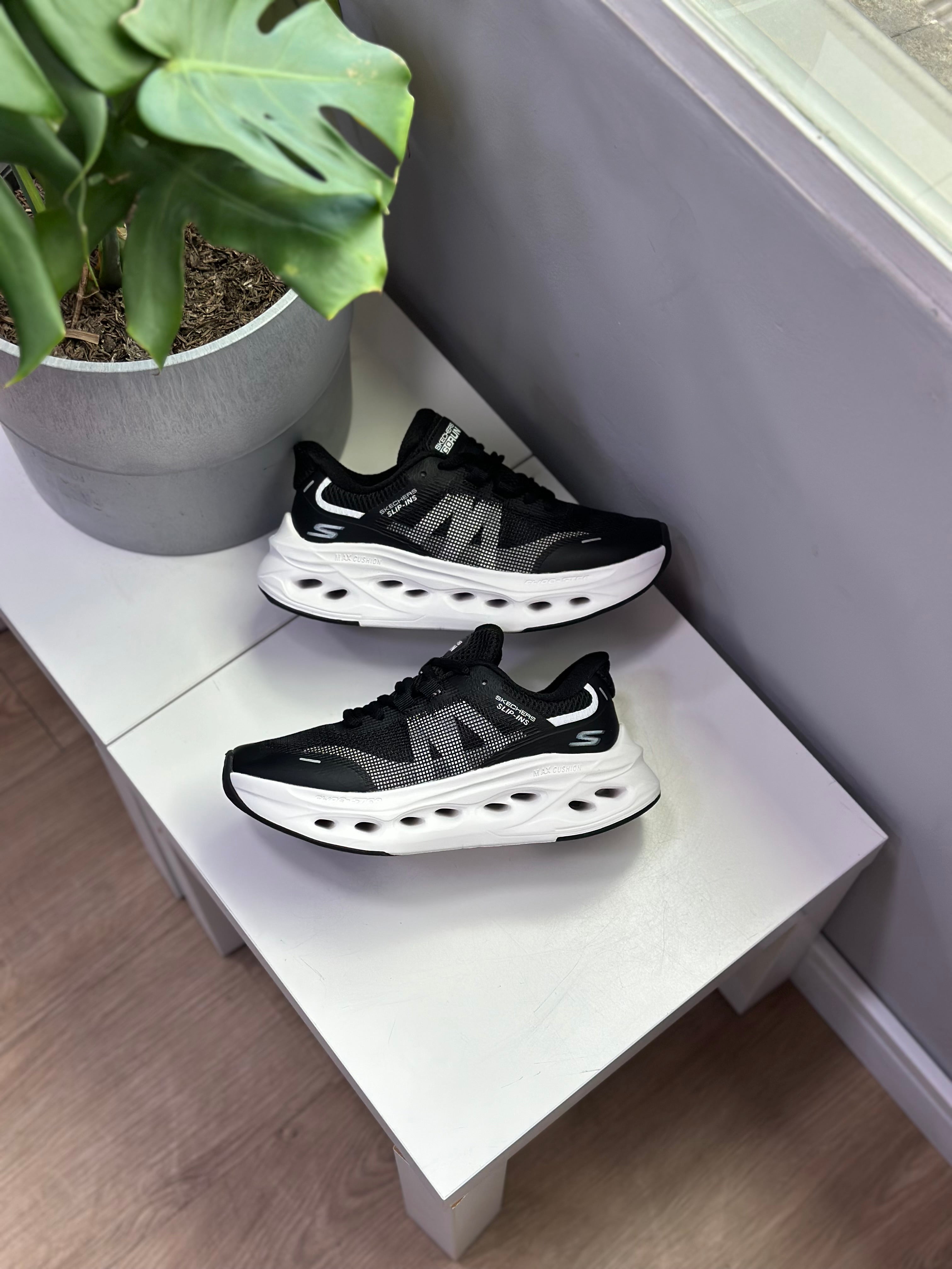 SKECHERS SLIP-INS MAX