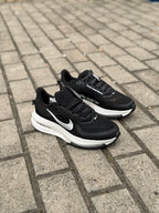 NIKE ZOOM RUN