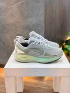 NIKE VOMERO 18