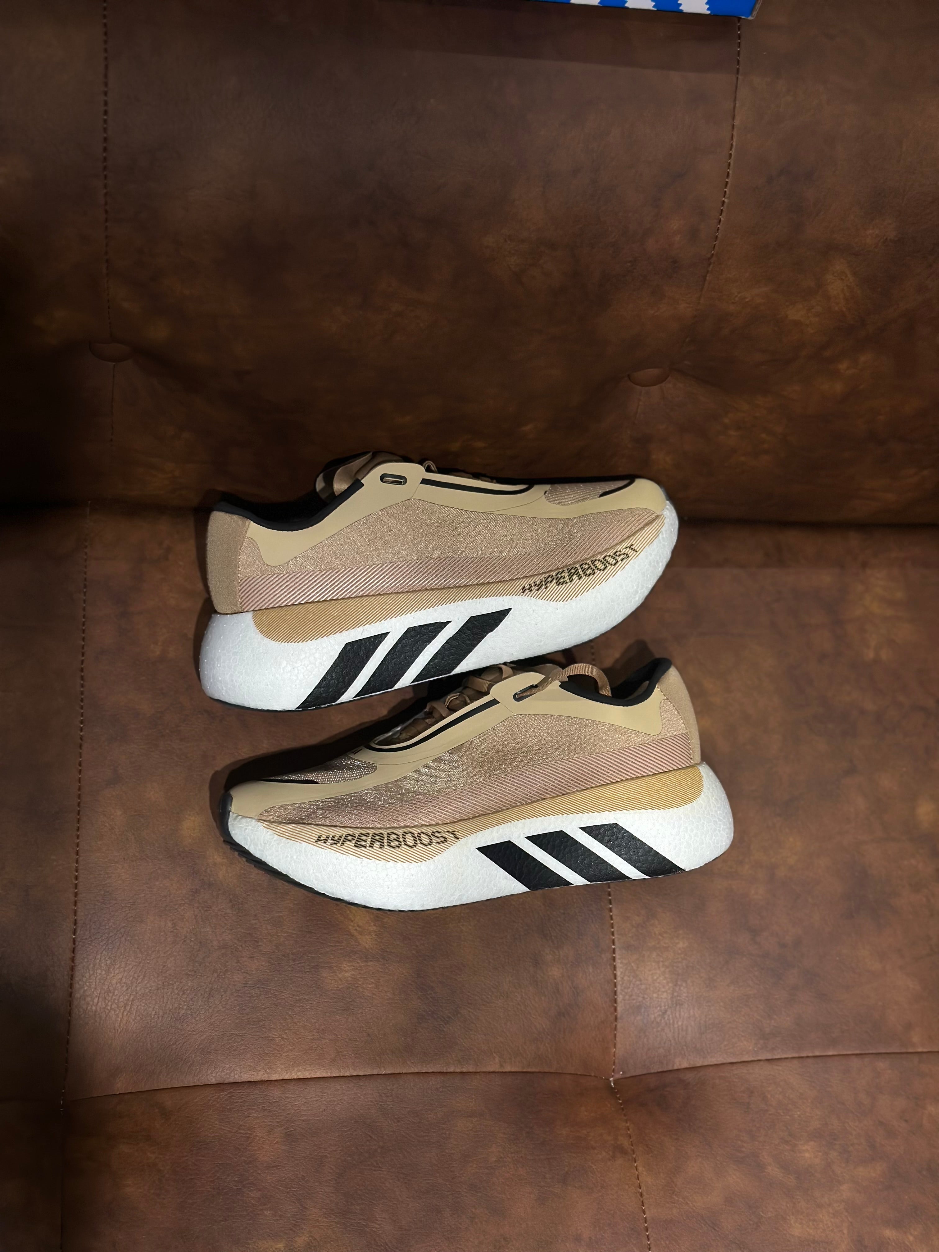 ADIDAS HYPERBOOST