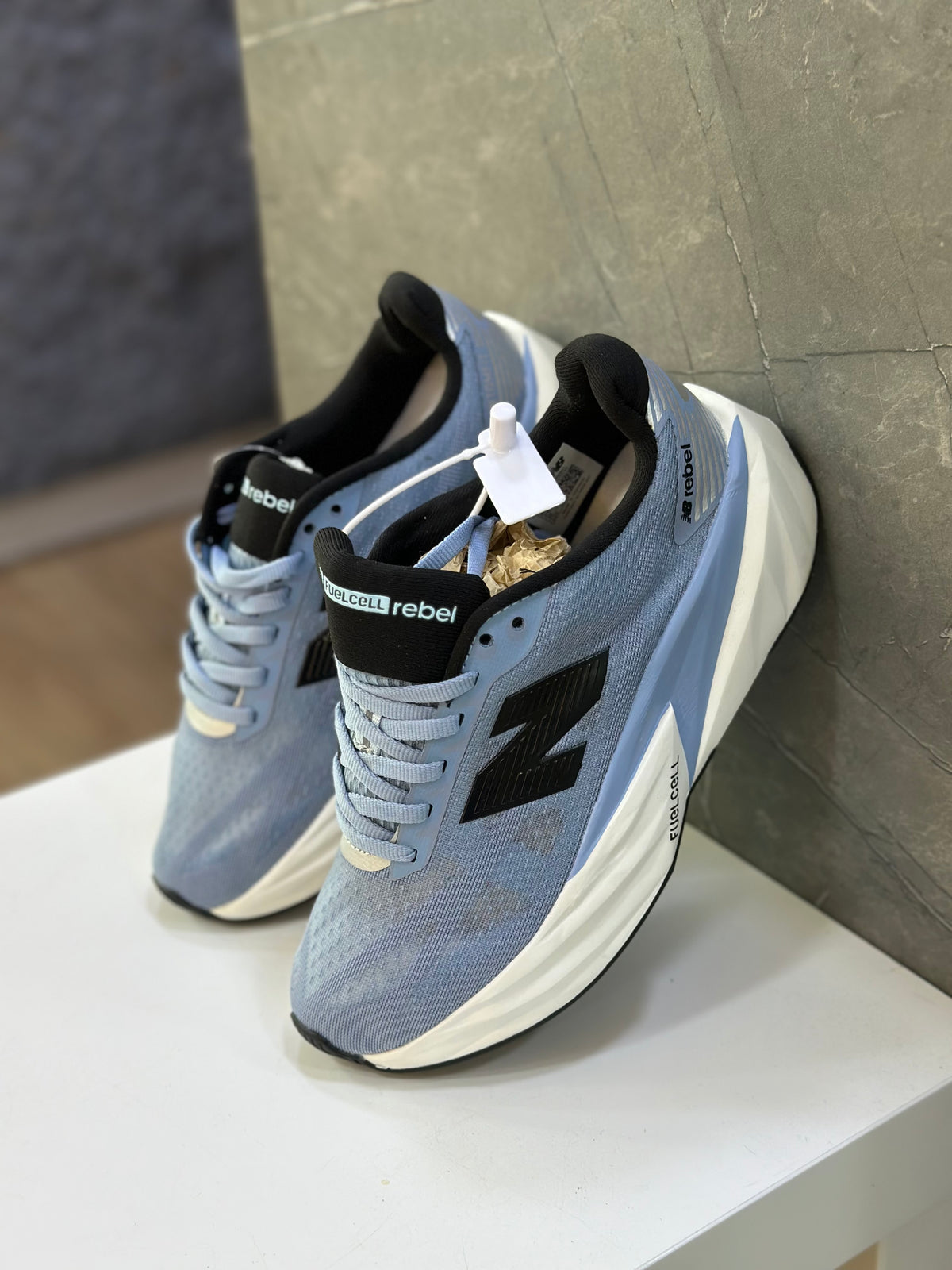 NEW BALANCE REBEL