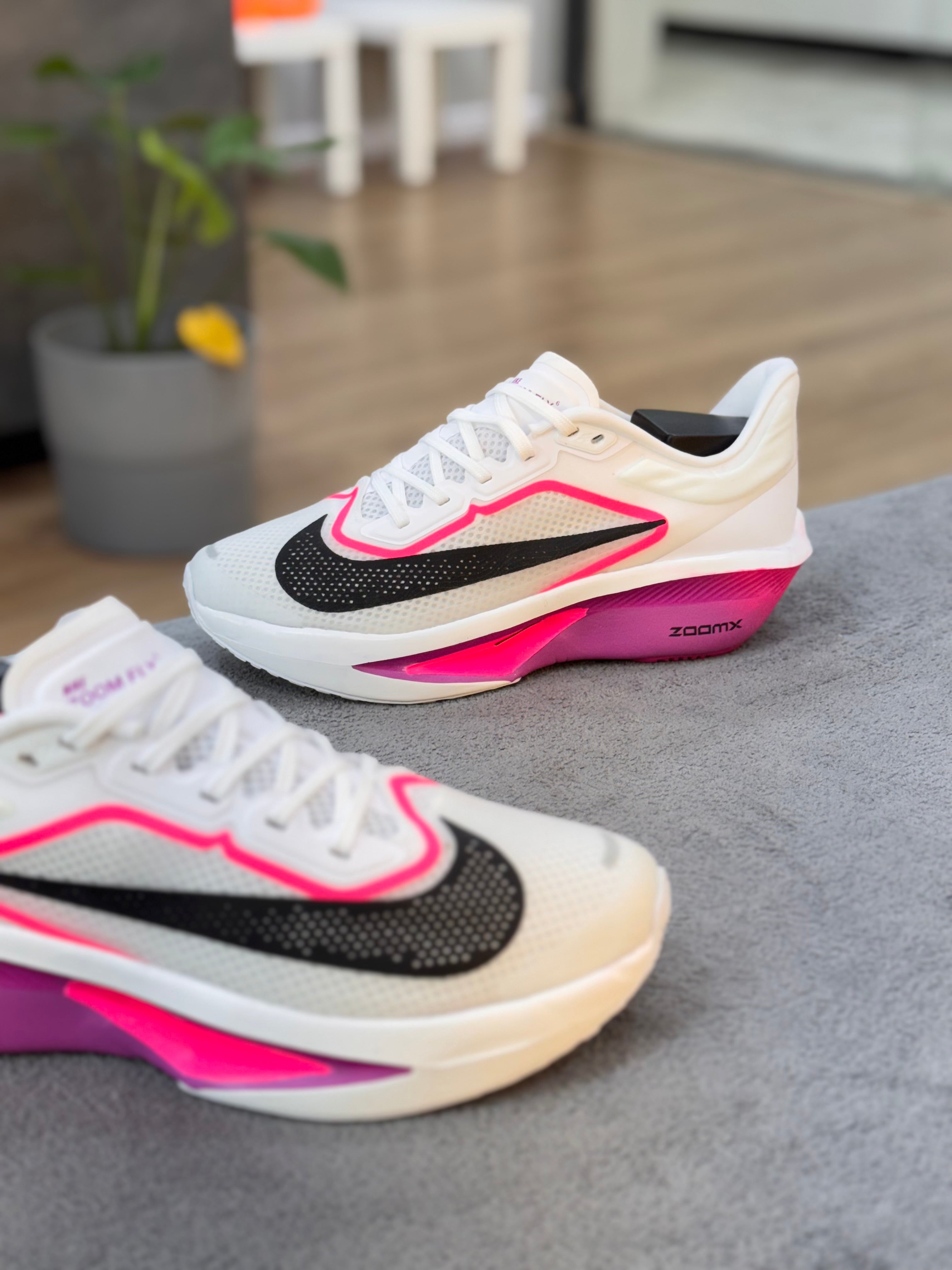 NIKE ZOOMFLY 6