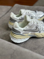 NIKE V2K RUN