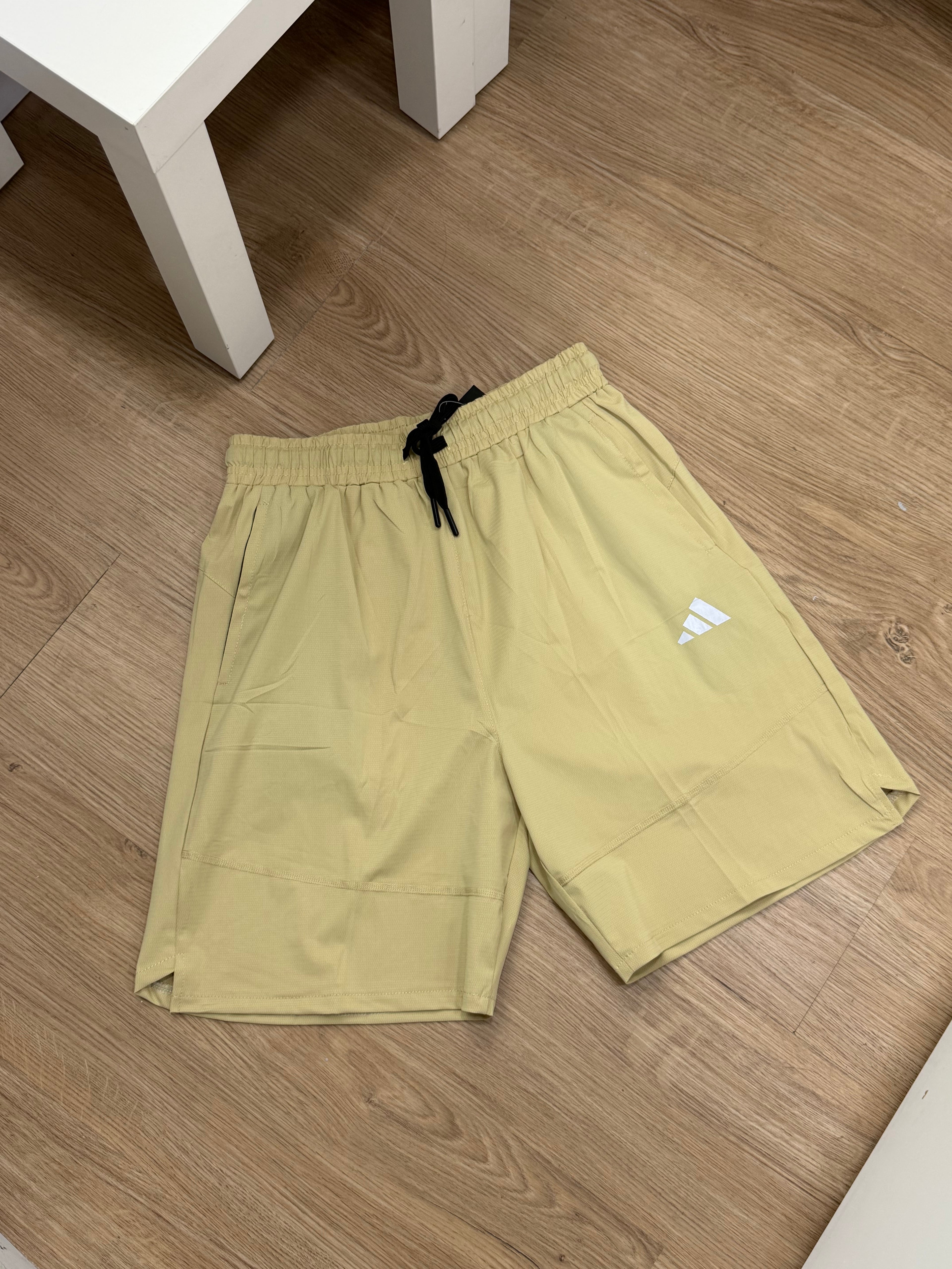 ADIDAS SHORT SIN LICRA