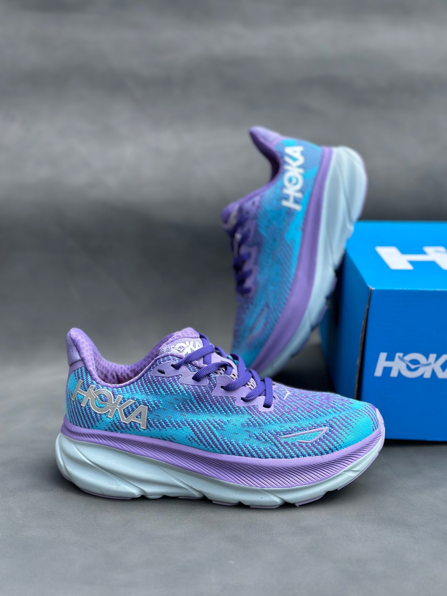 HOKA CLIFTON 9