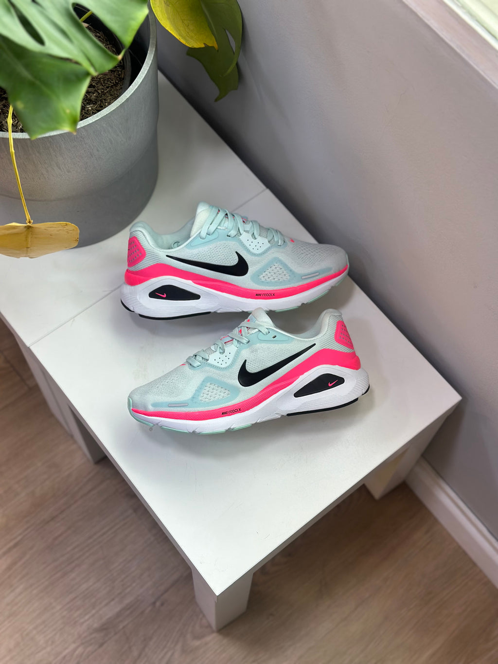 NIKE STRUCTURE
