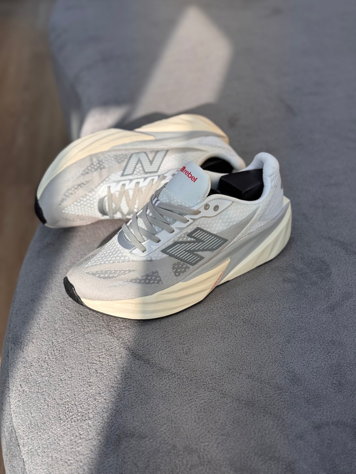 NEW BALANCE REBEL