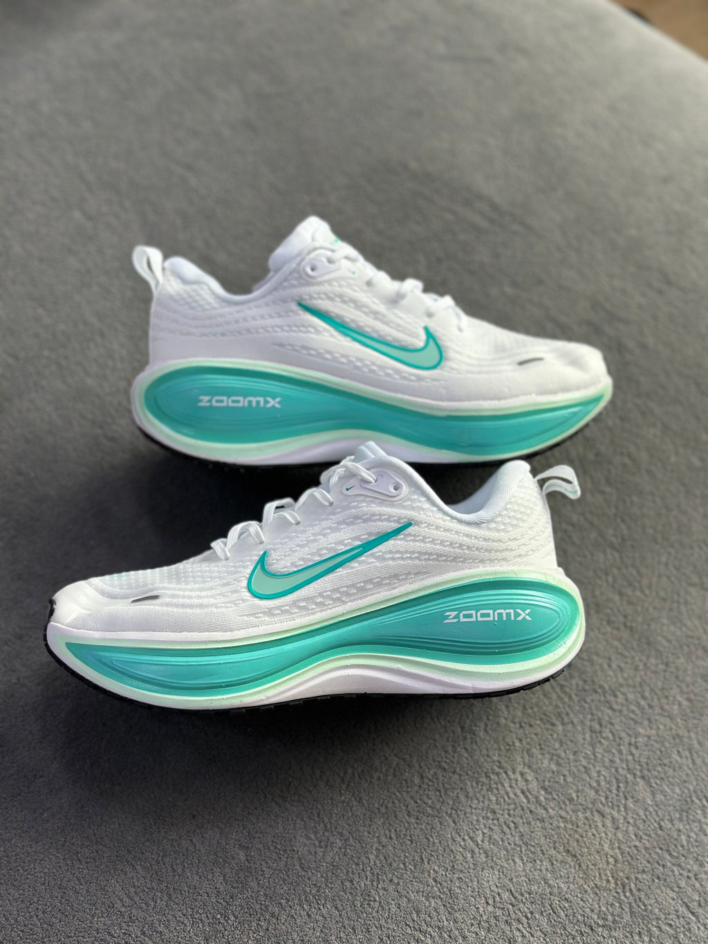 NIKE VOMERO PLUS