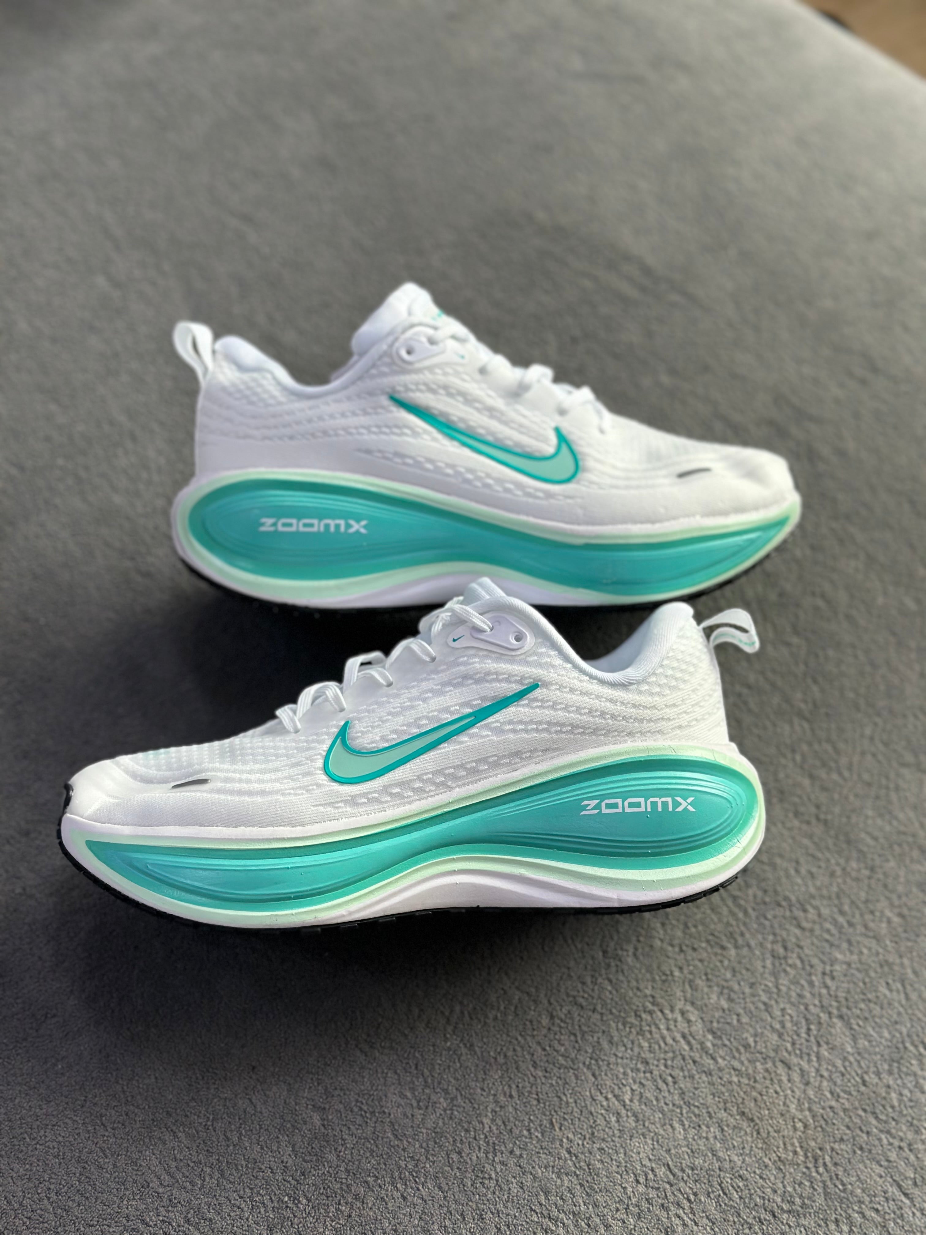 NIKE VOMERO PLUS