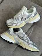 NIKE V2K RUN