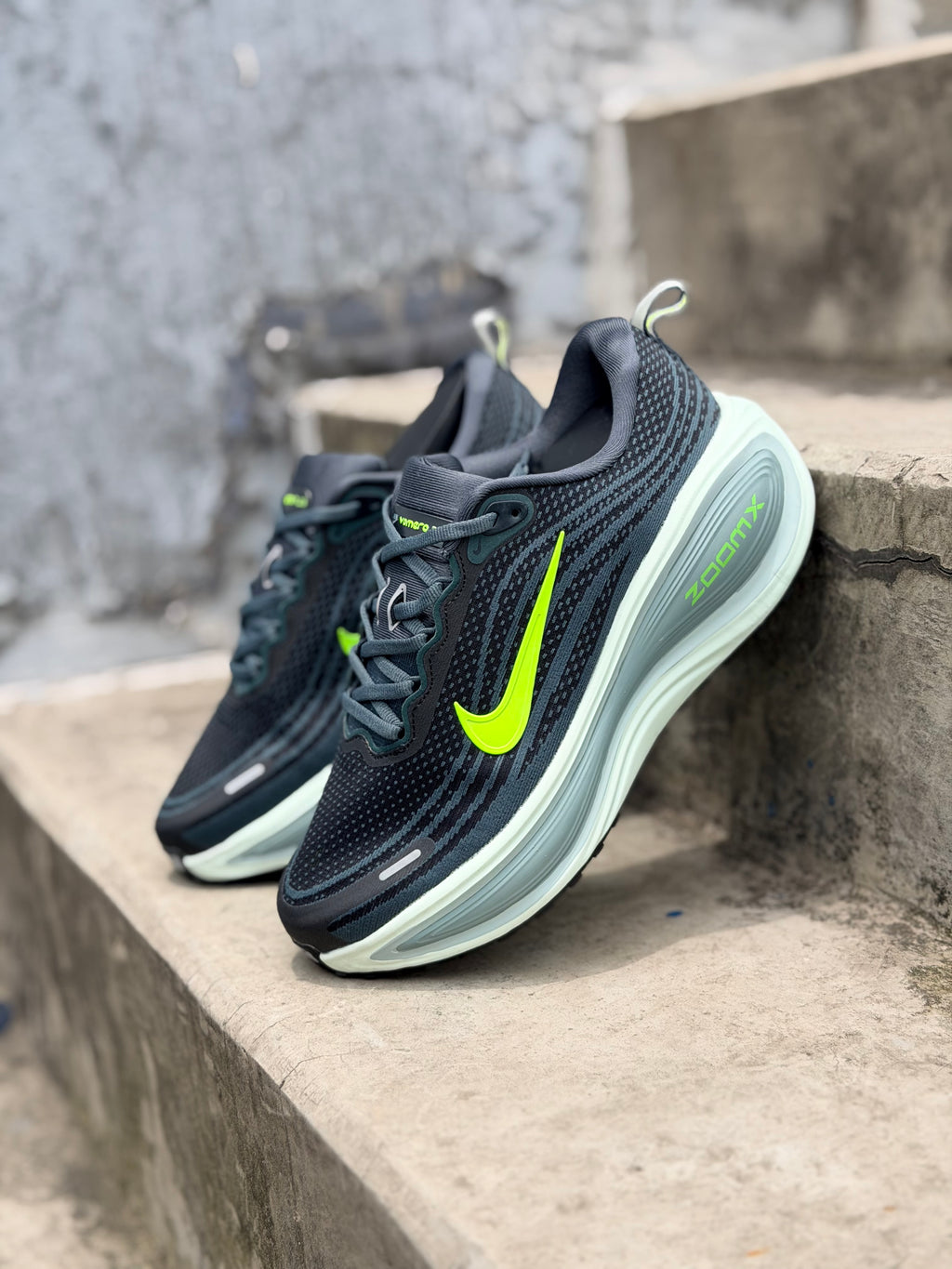 NIKE VOMERO PLUS