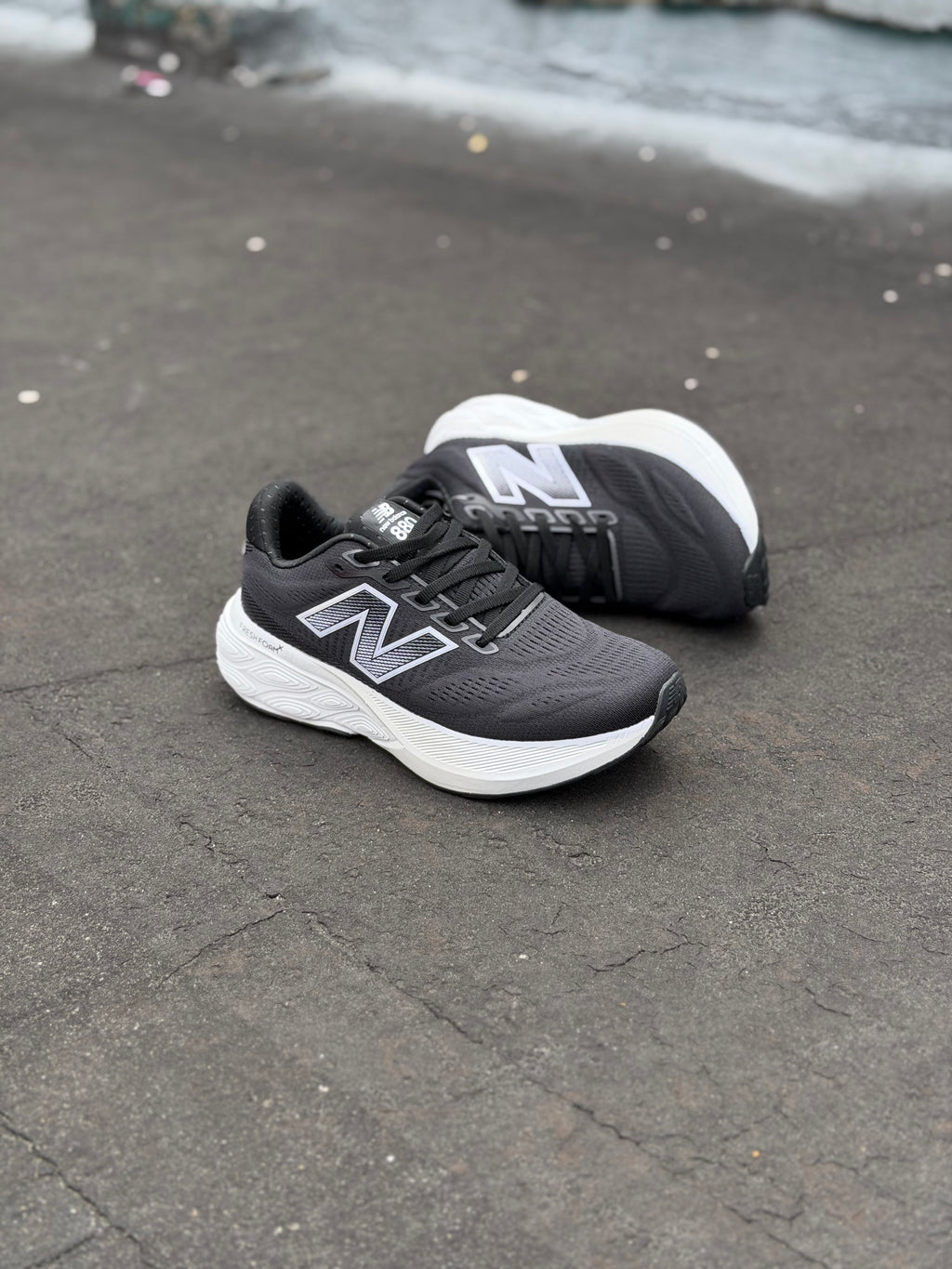 NEW BALANCE 880