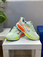 NIKE VOMERO 18
