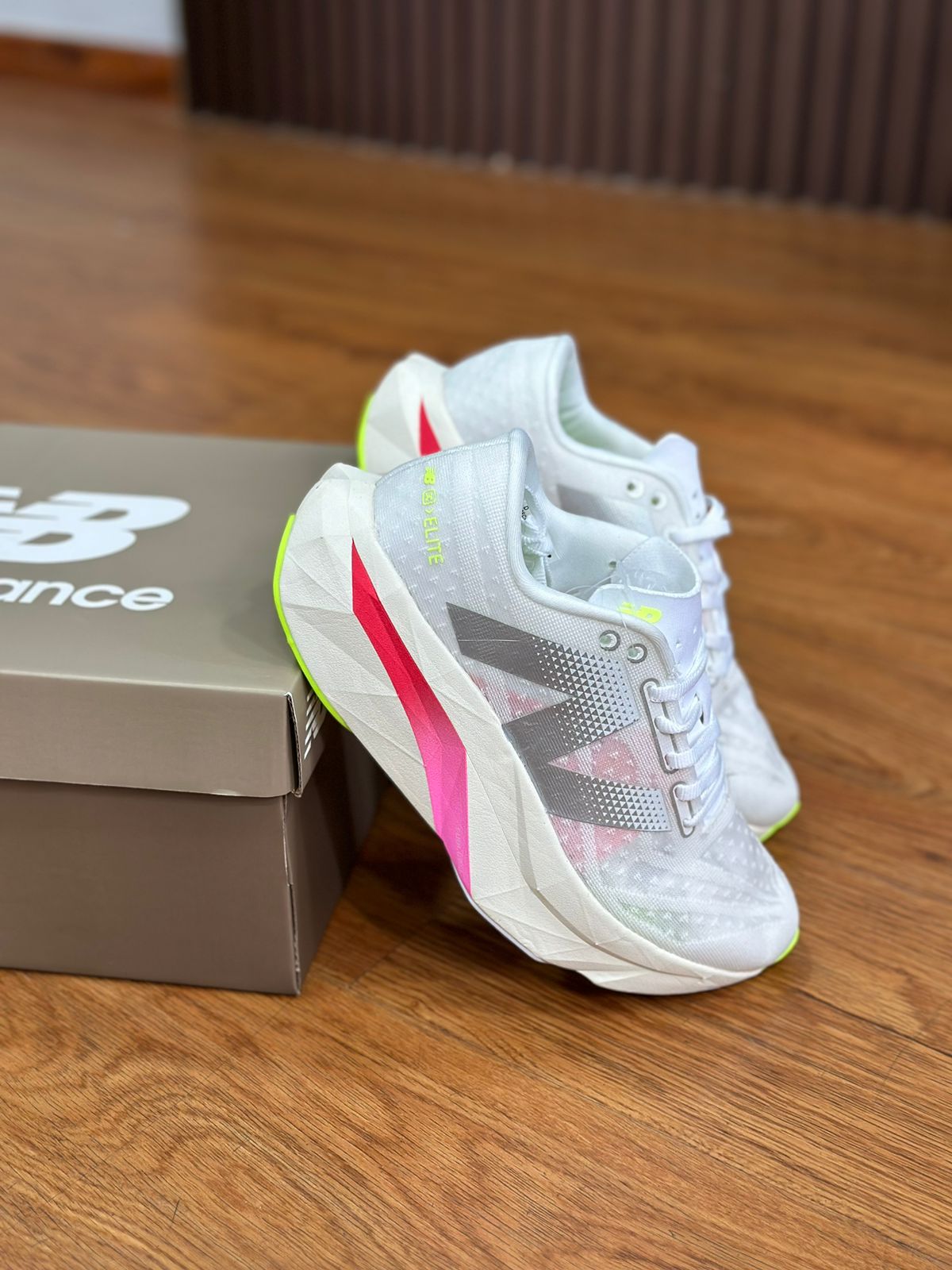 NEW BALANCE ELITE V4