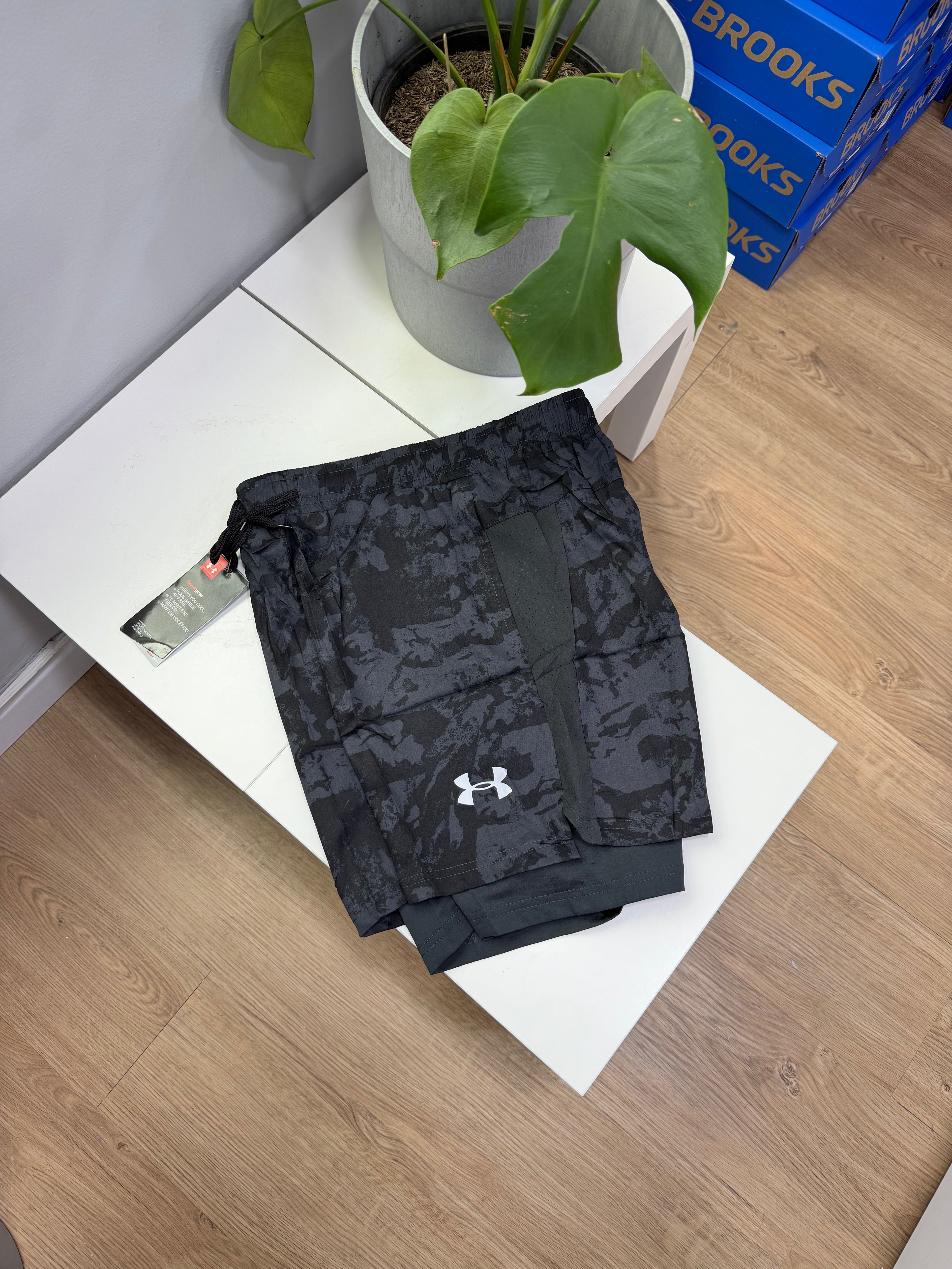 UNDER ARMOUR SHORT