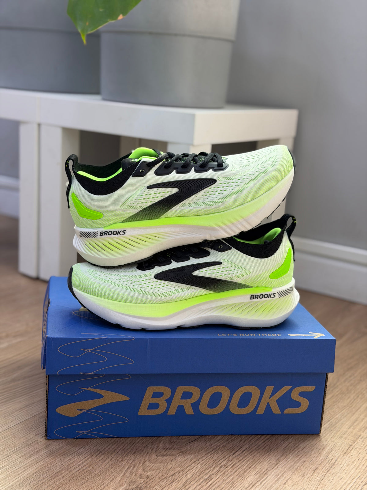 BROOKS