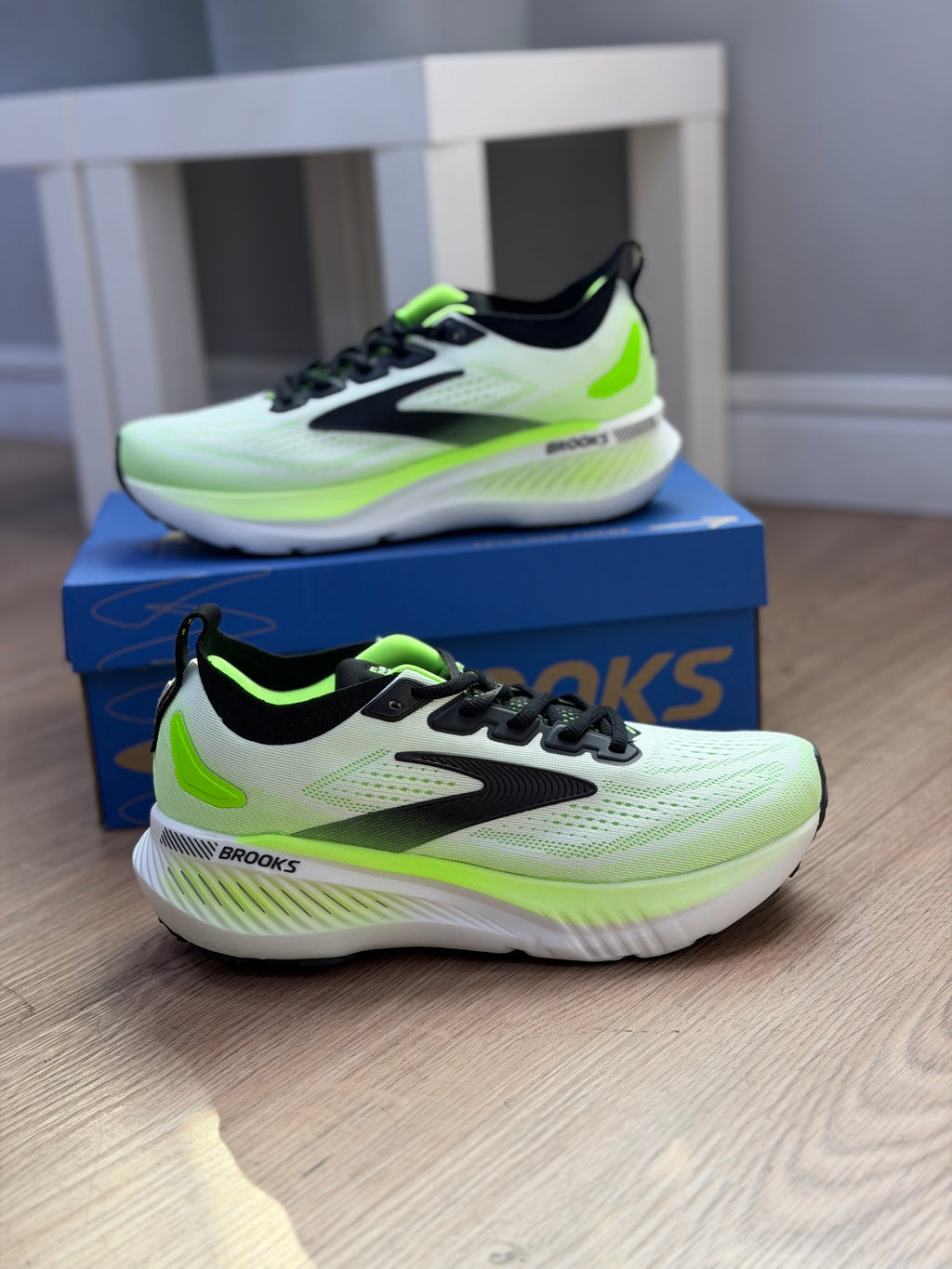 BROOKS