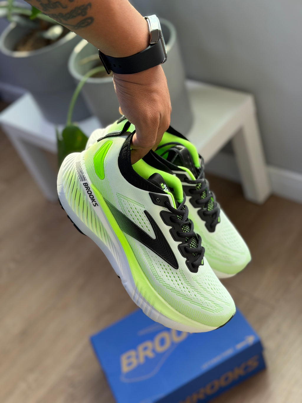 BROOKS