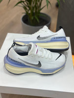 NIKE INVINCIBLE