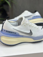 NIKE INVINCIBLE