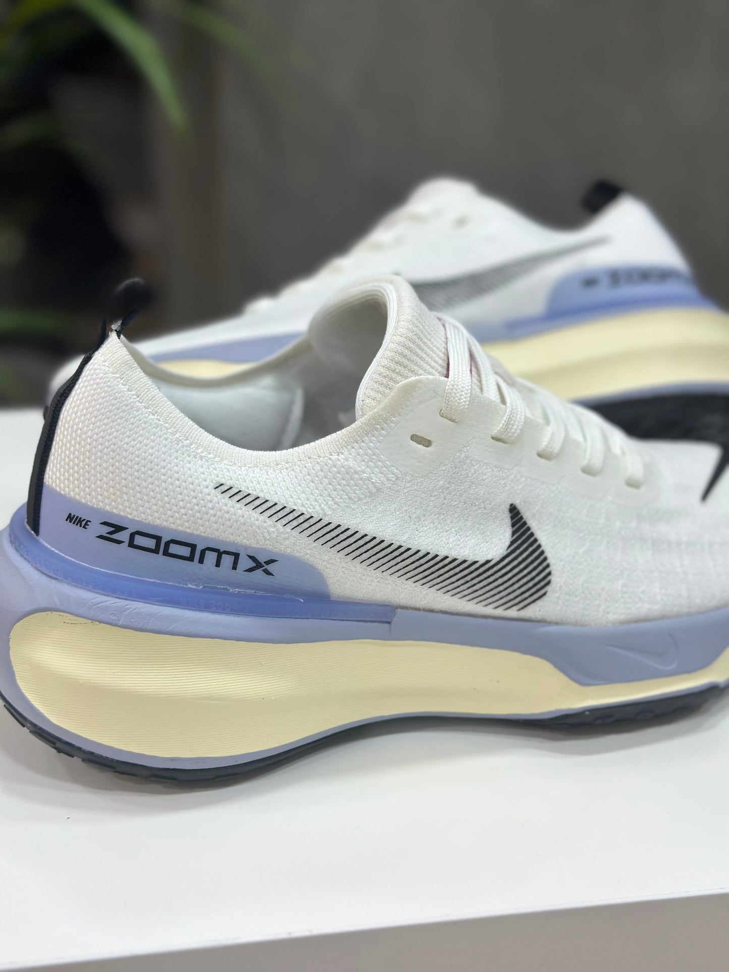 NIKE INVINCIBLE