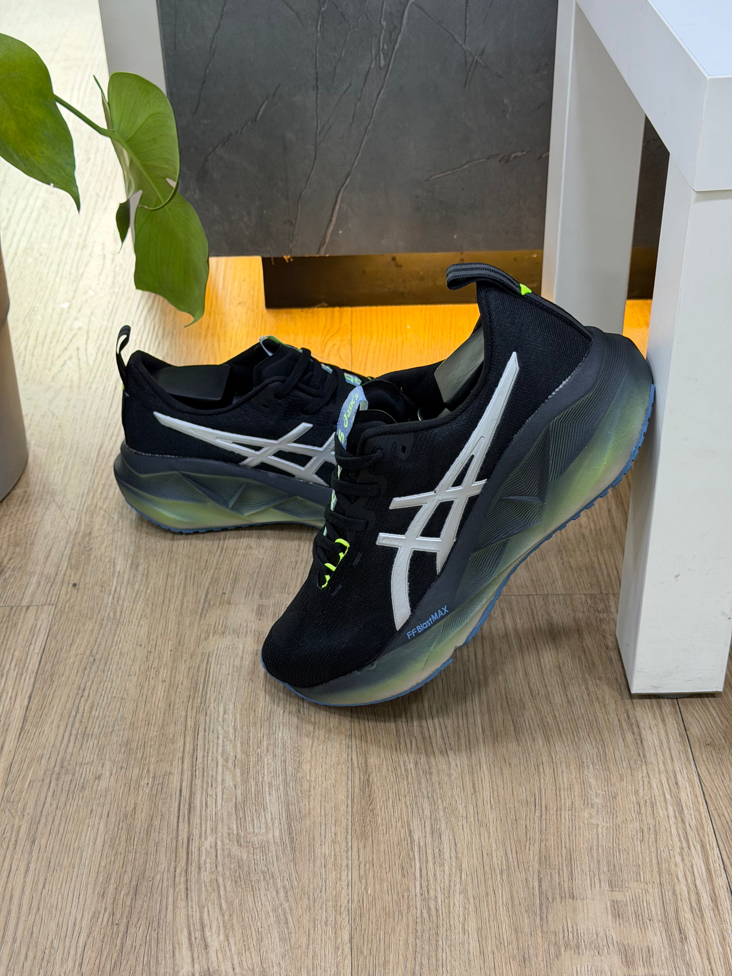 ASICS NOVABLAST 5