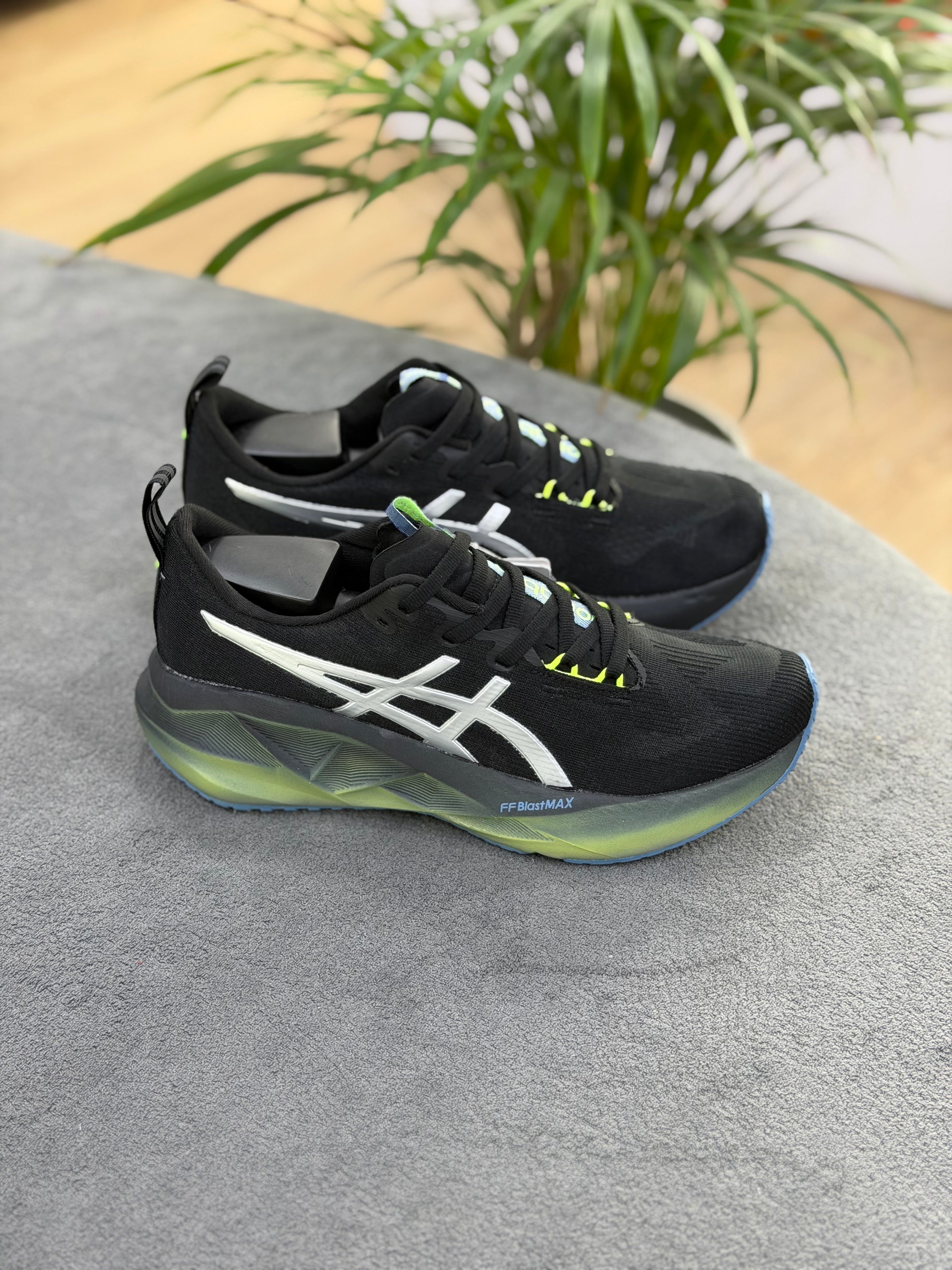 ASICS NOVABLAST 5