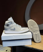 JORDAN RETRO 1 SILVER