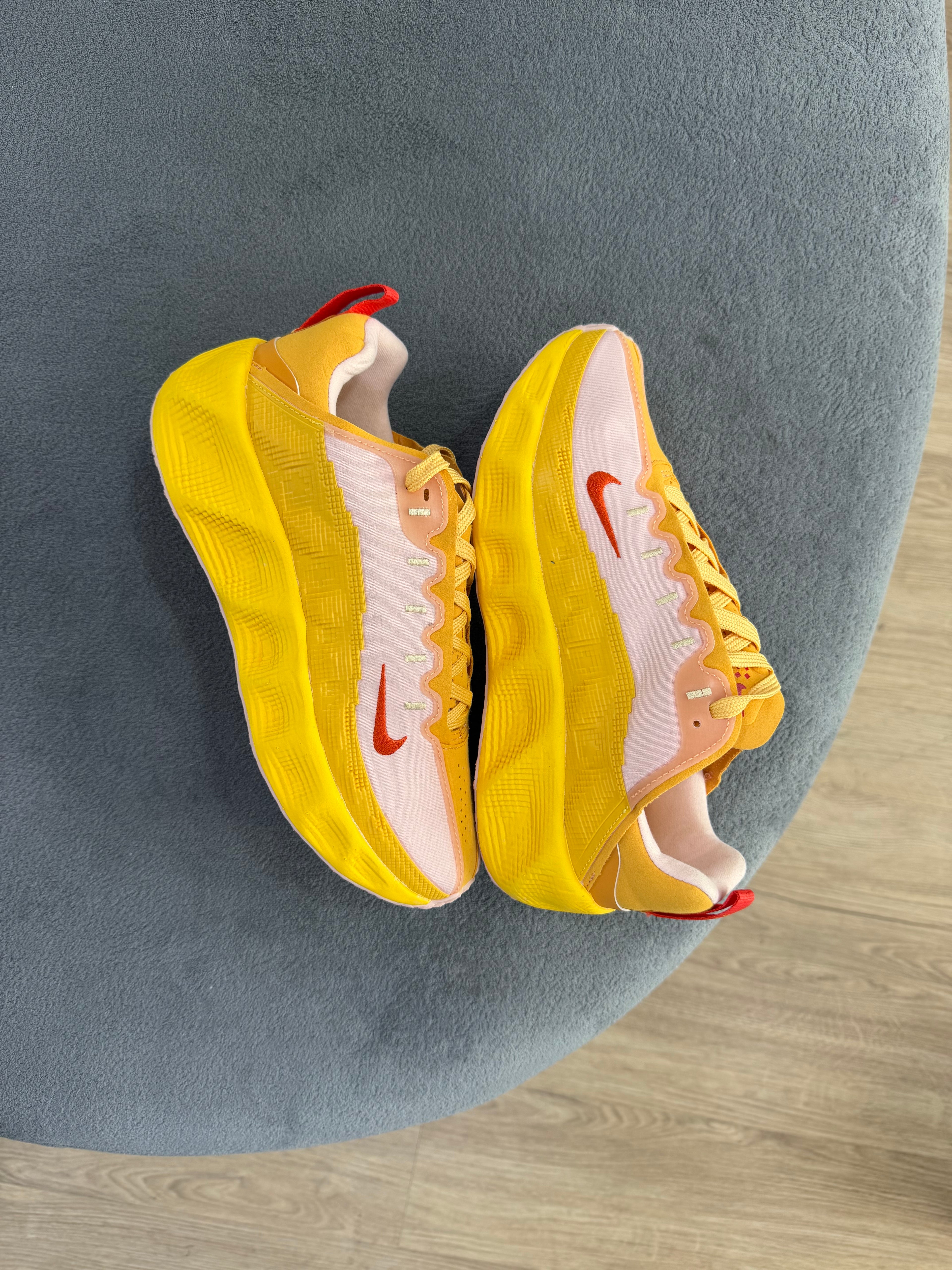 NIKE AVA ROVER
