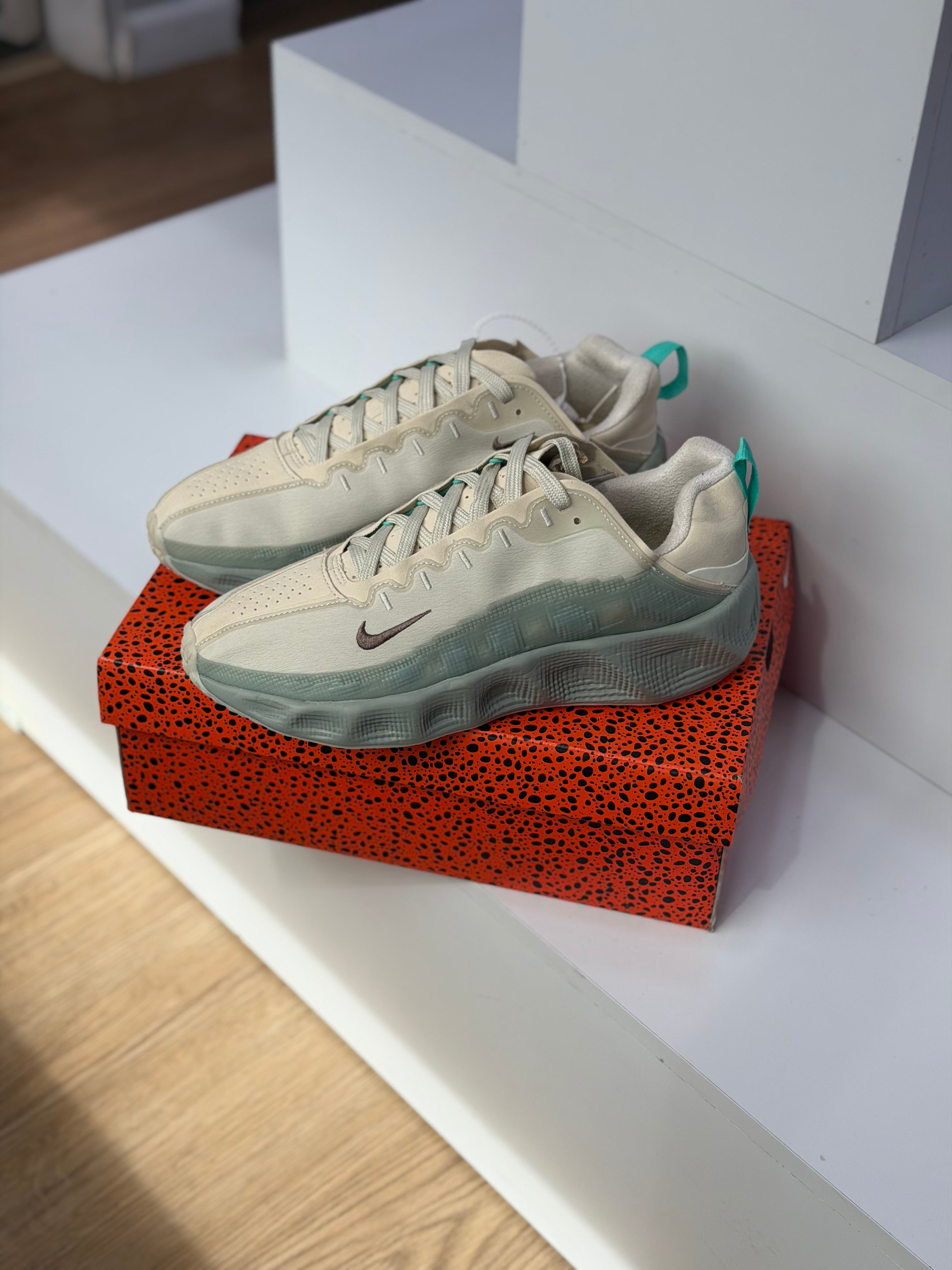 NIKE AVA ROVER