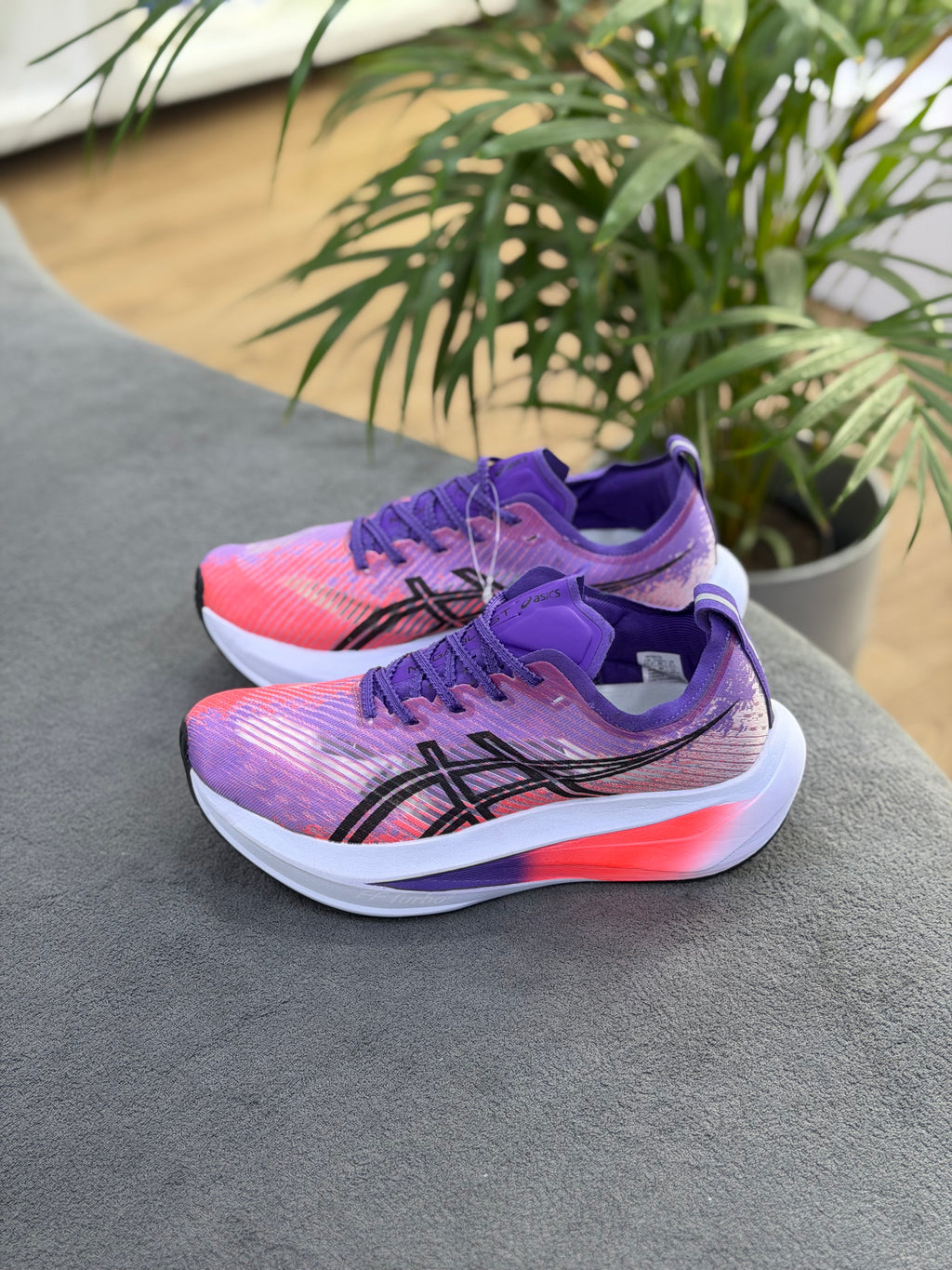 ASICS MEGABLAST
