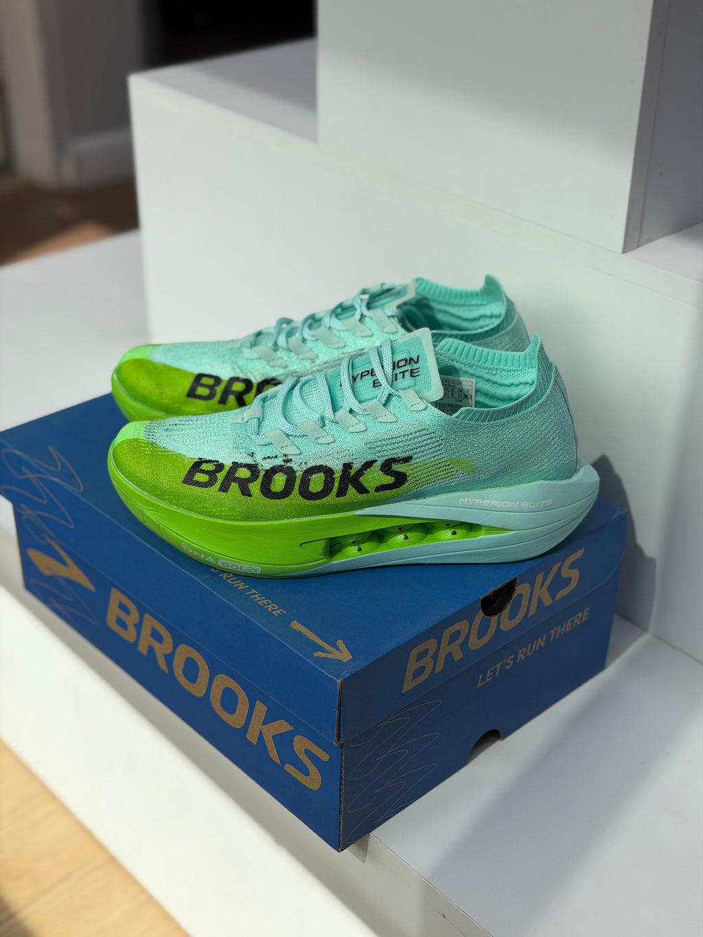 BROOKS HYPERION