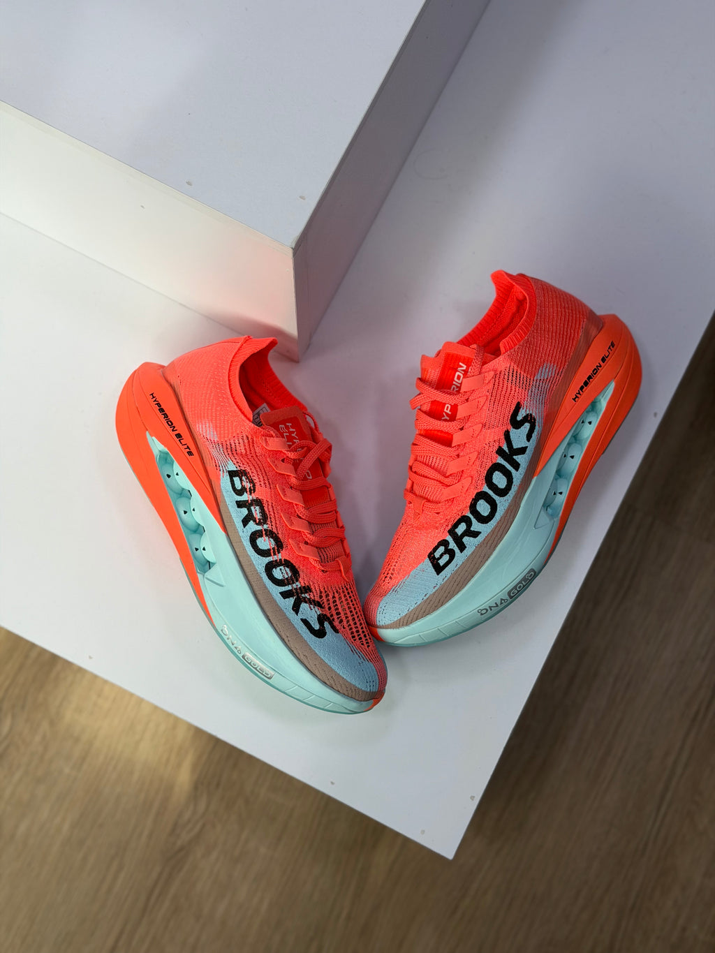 BROOKS HYPERION