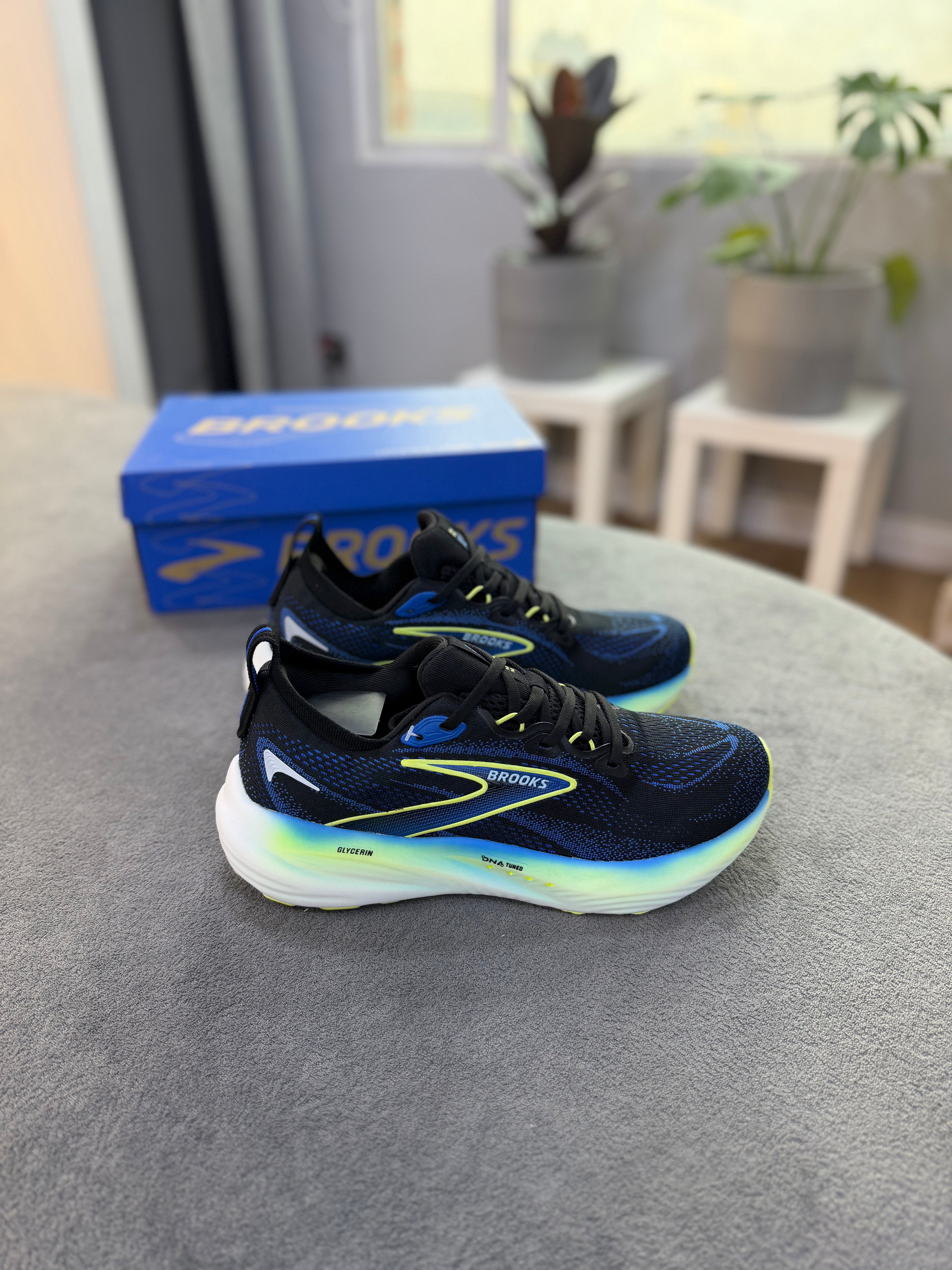 BROOKS GLICERIN NEGRA