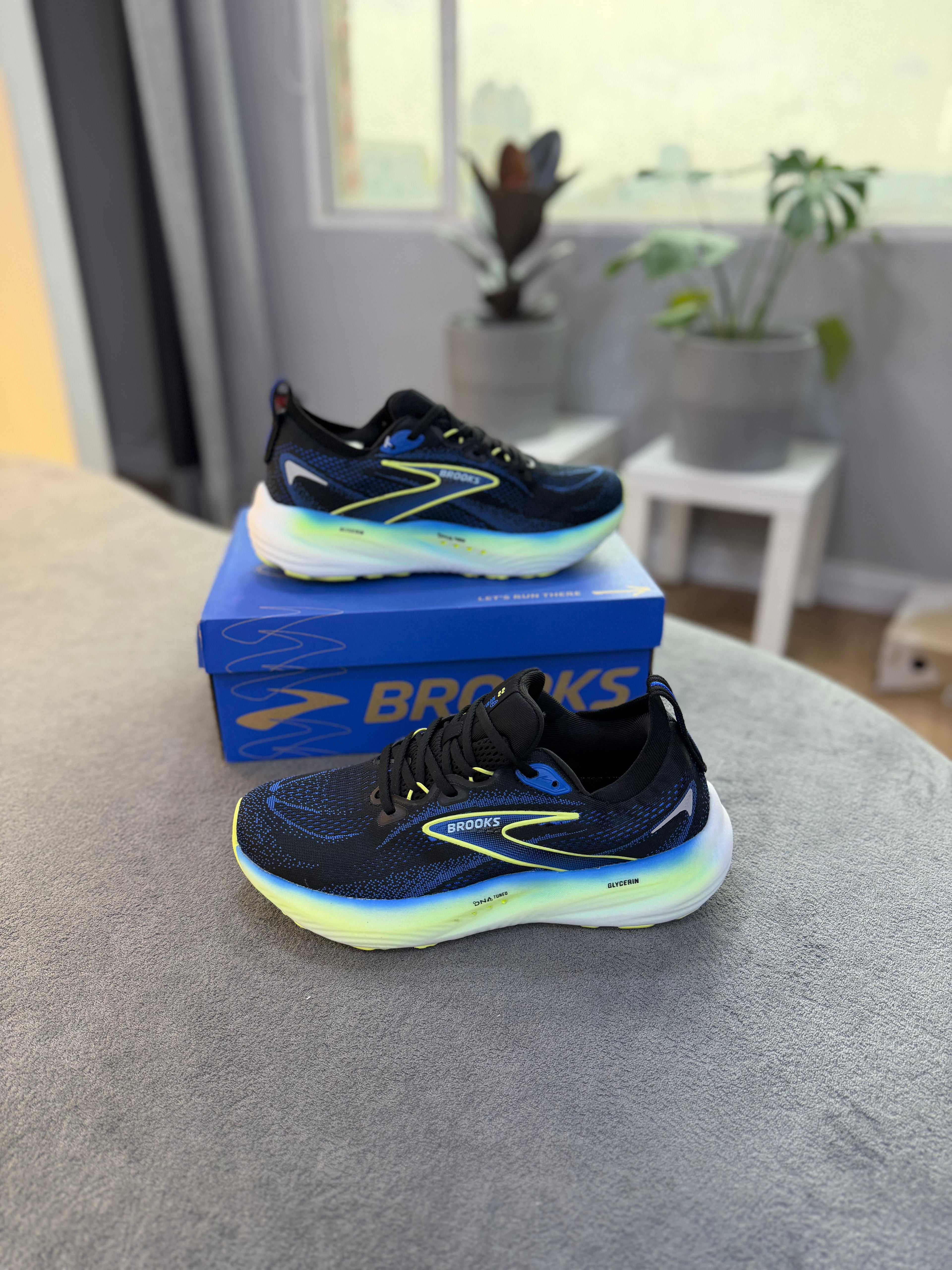 BROOKS GLICERIN NEGRA