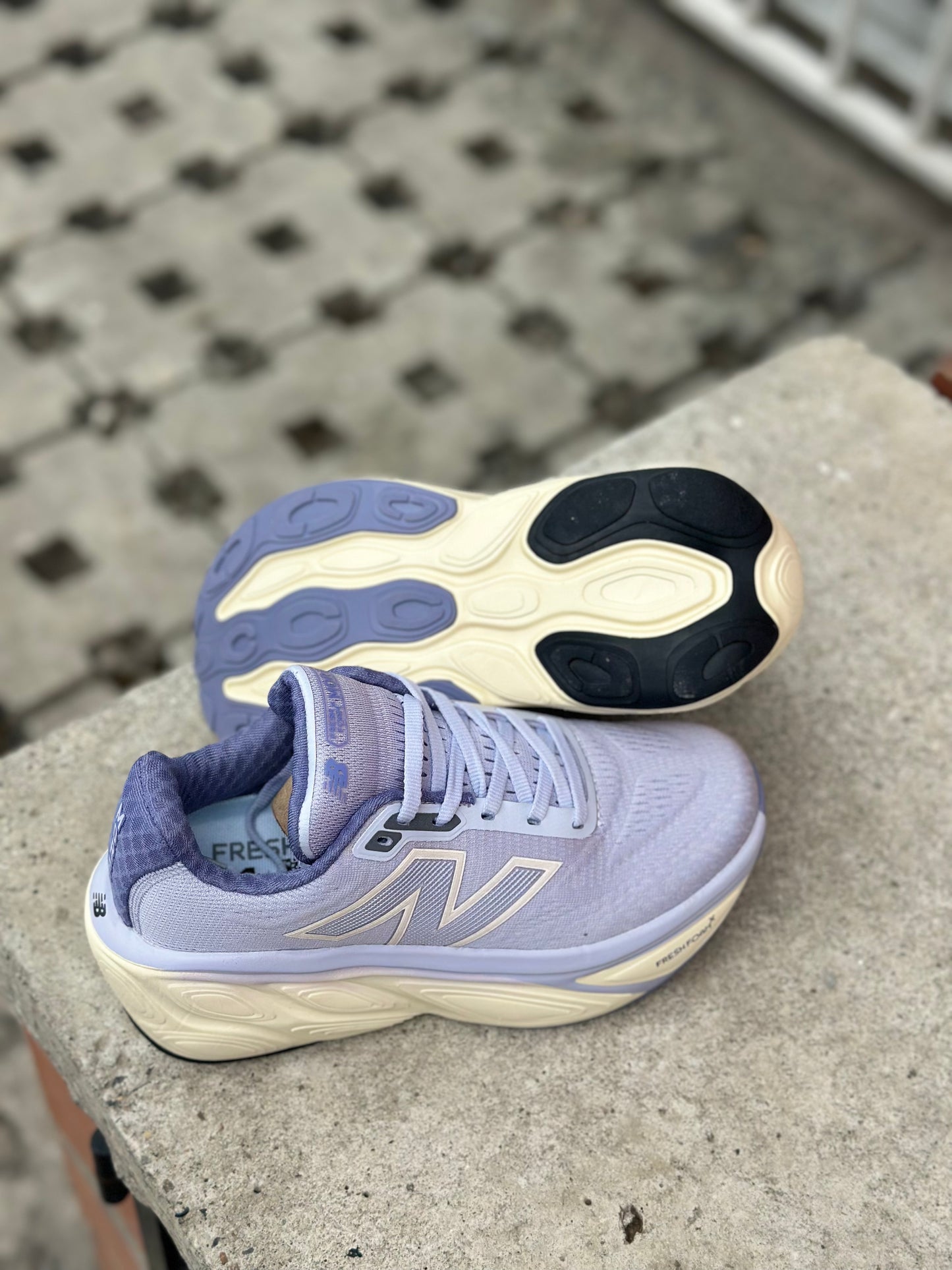 NB MORE LILA