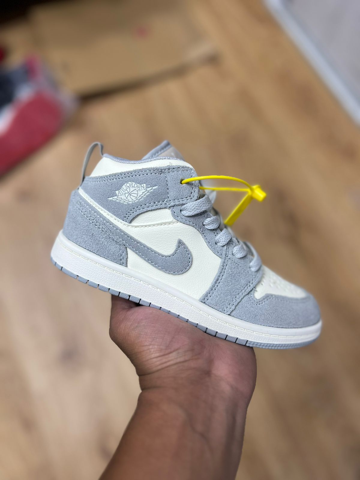 JORDAN AIR RETRO 1 - GRIS