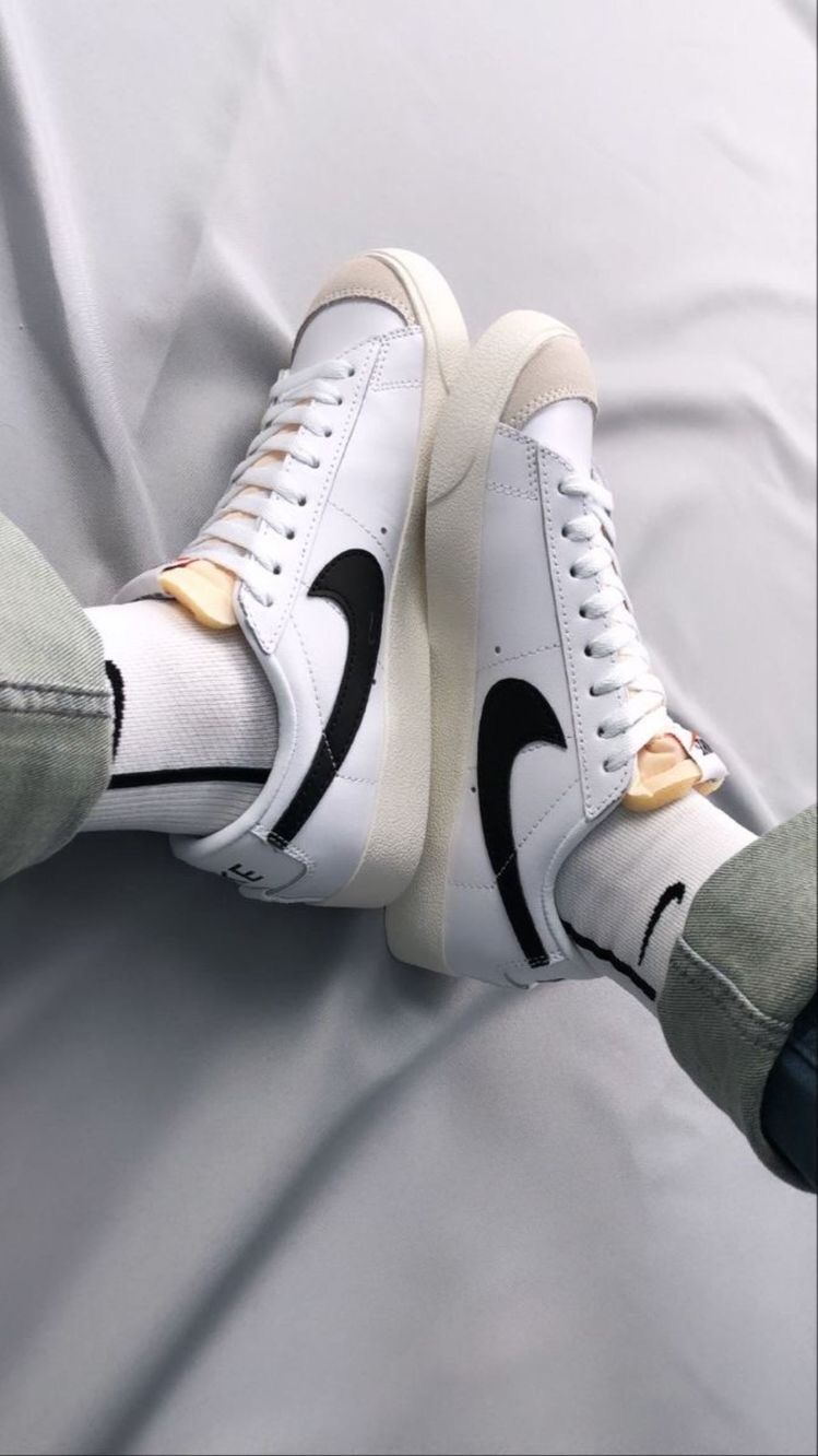 NIKE BLAZER