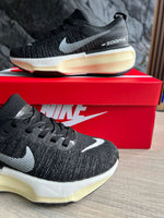 NIKE ZOOM INVINCIBLE