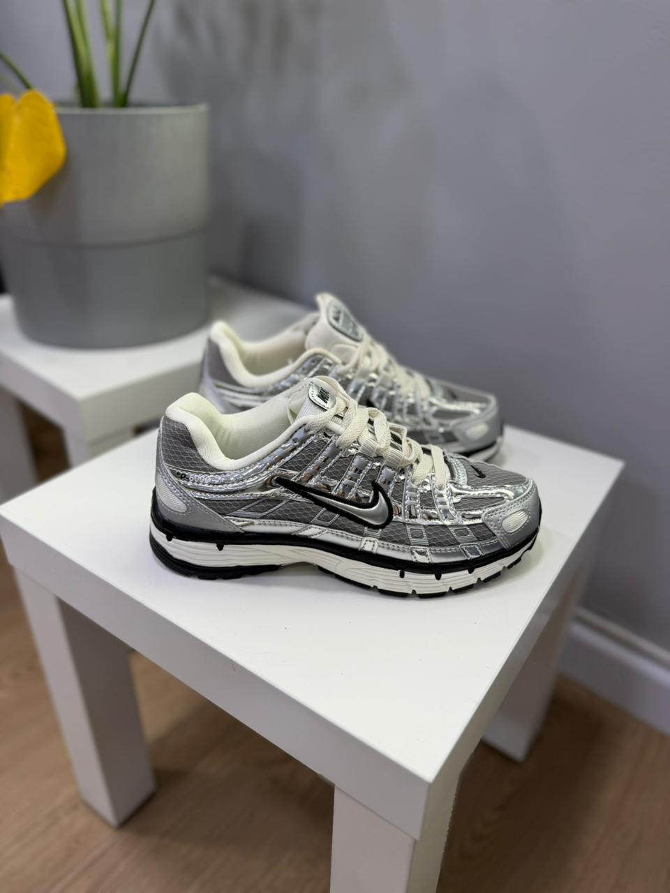 NIKE P6000