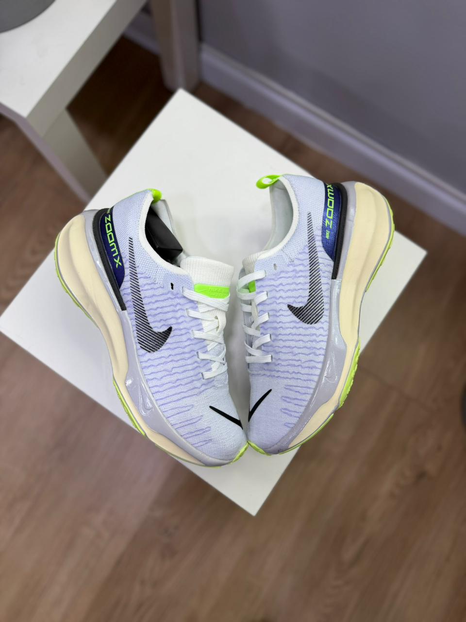 NIKE INVINCIBLE