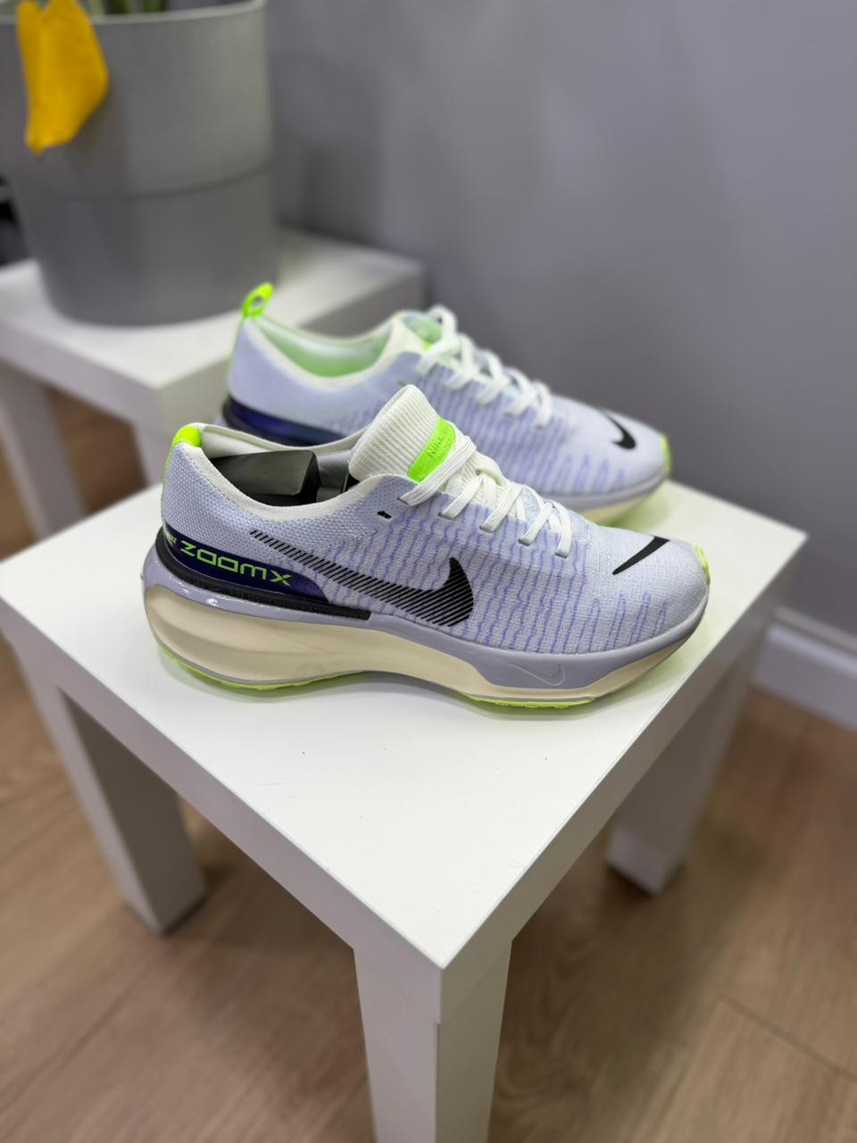 NIKE INVINCIBLE
