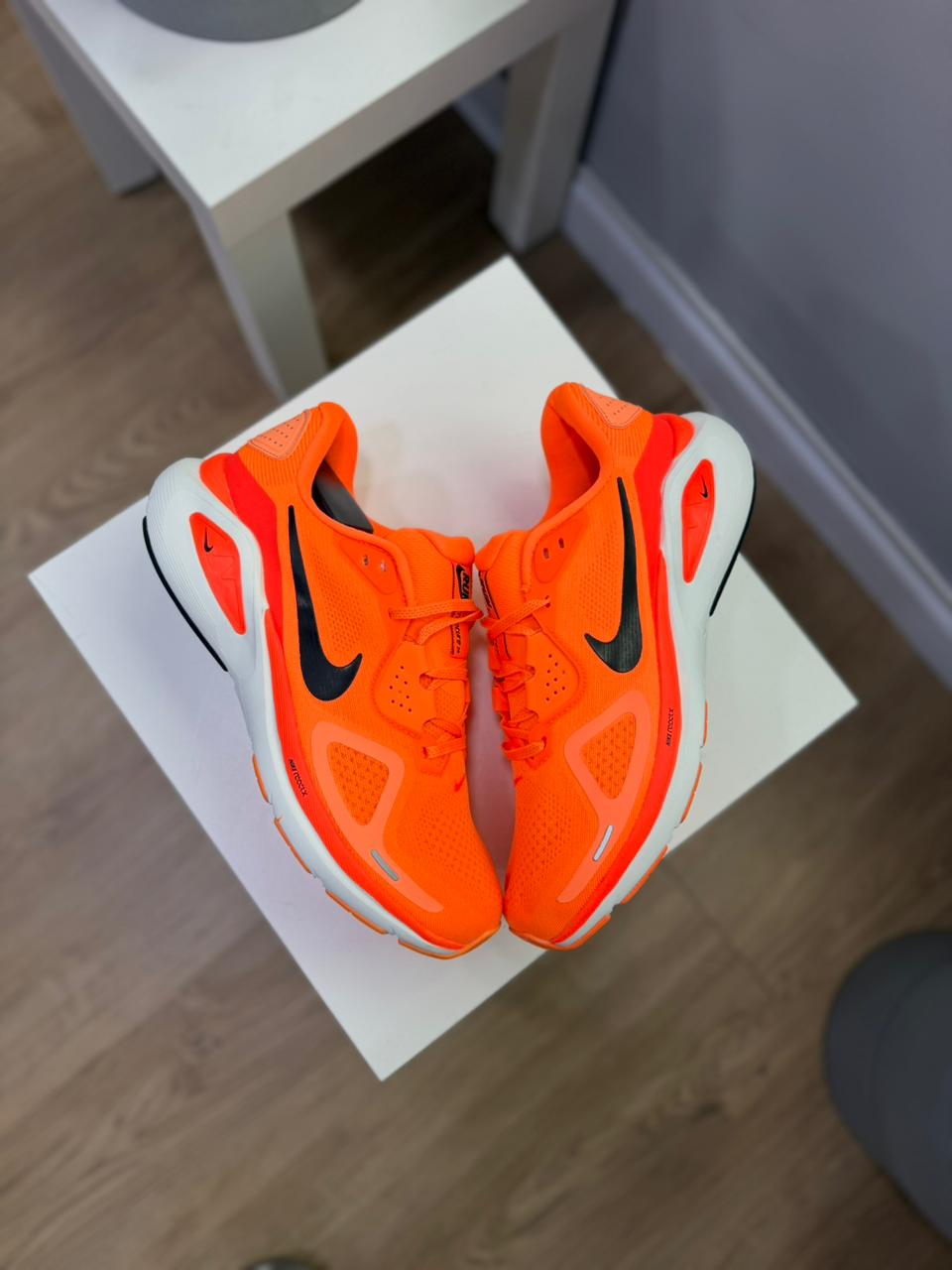 NIKE NARANJA