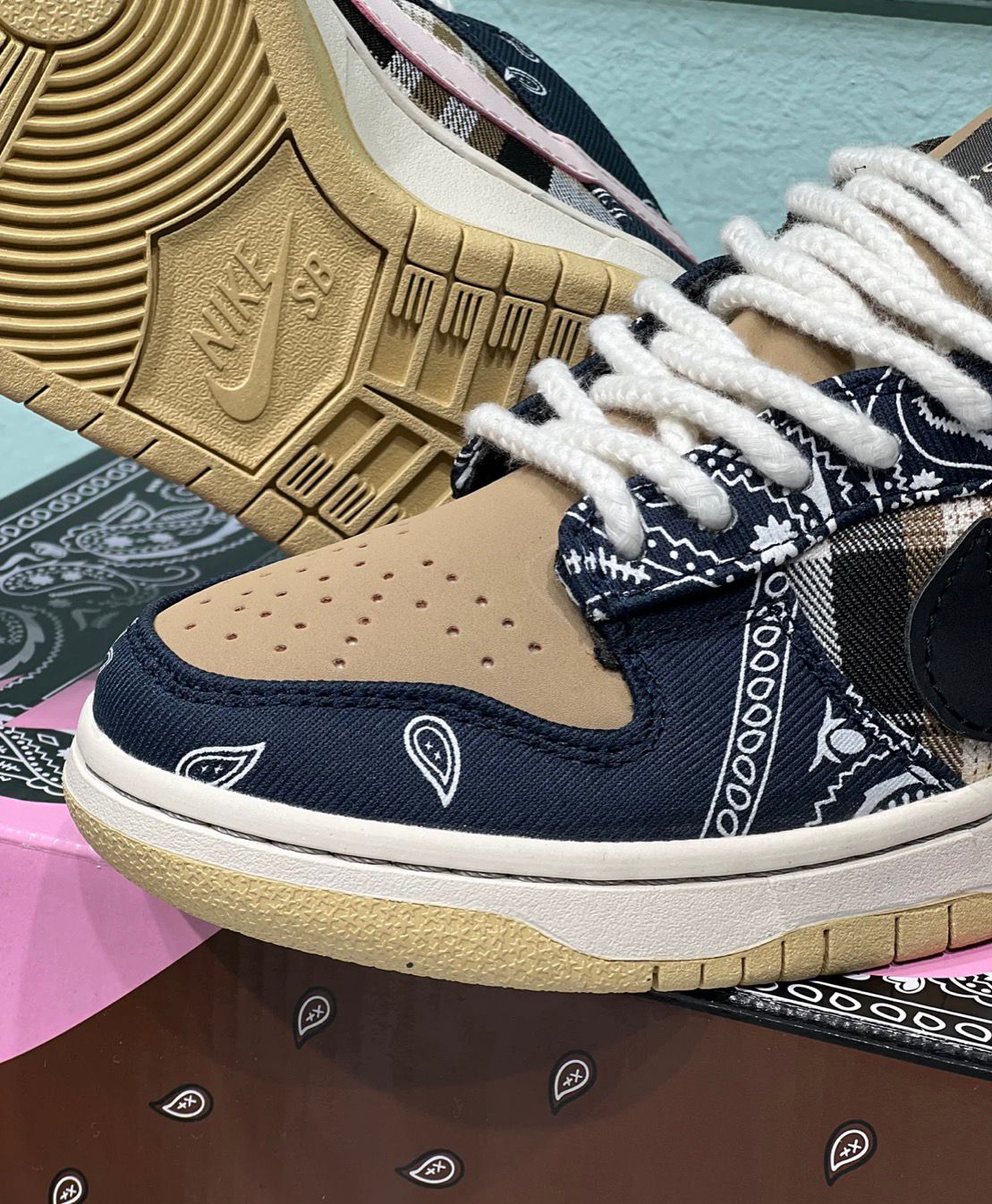 NIKE DUNK SB