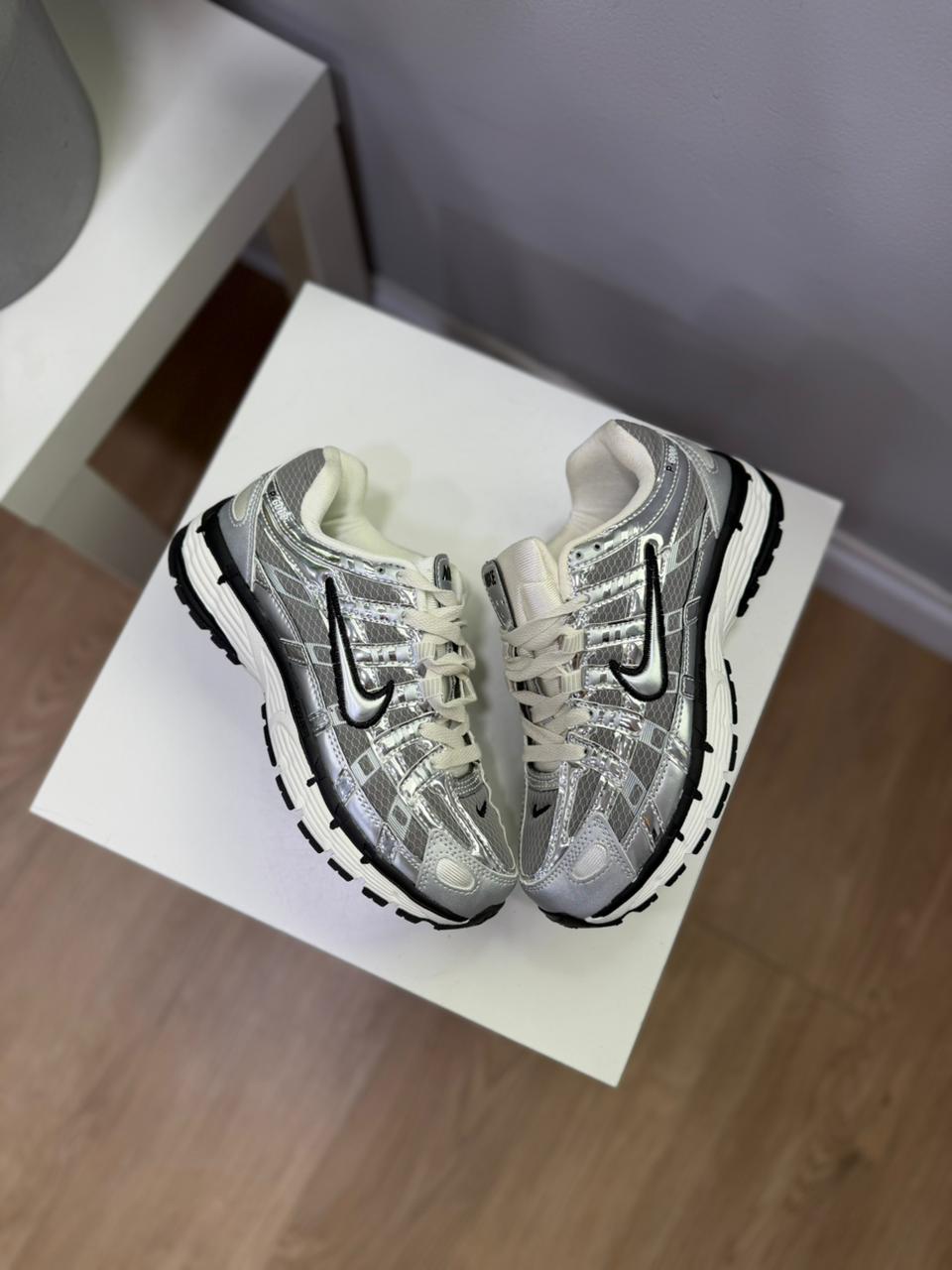 NIKE P6000