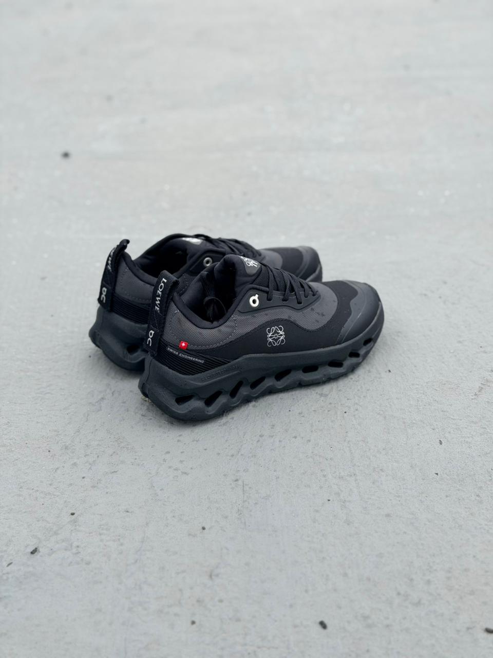 ON LOEWE NEGRA