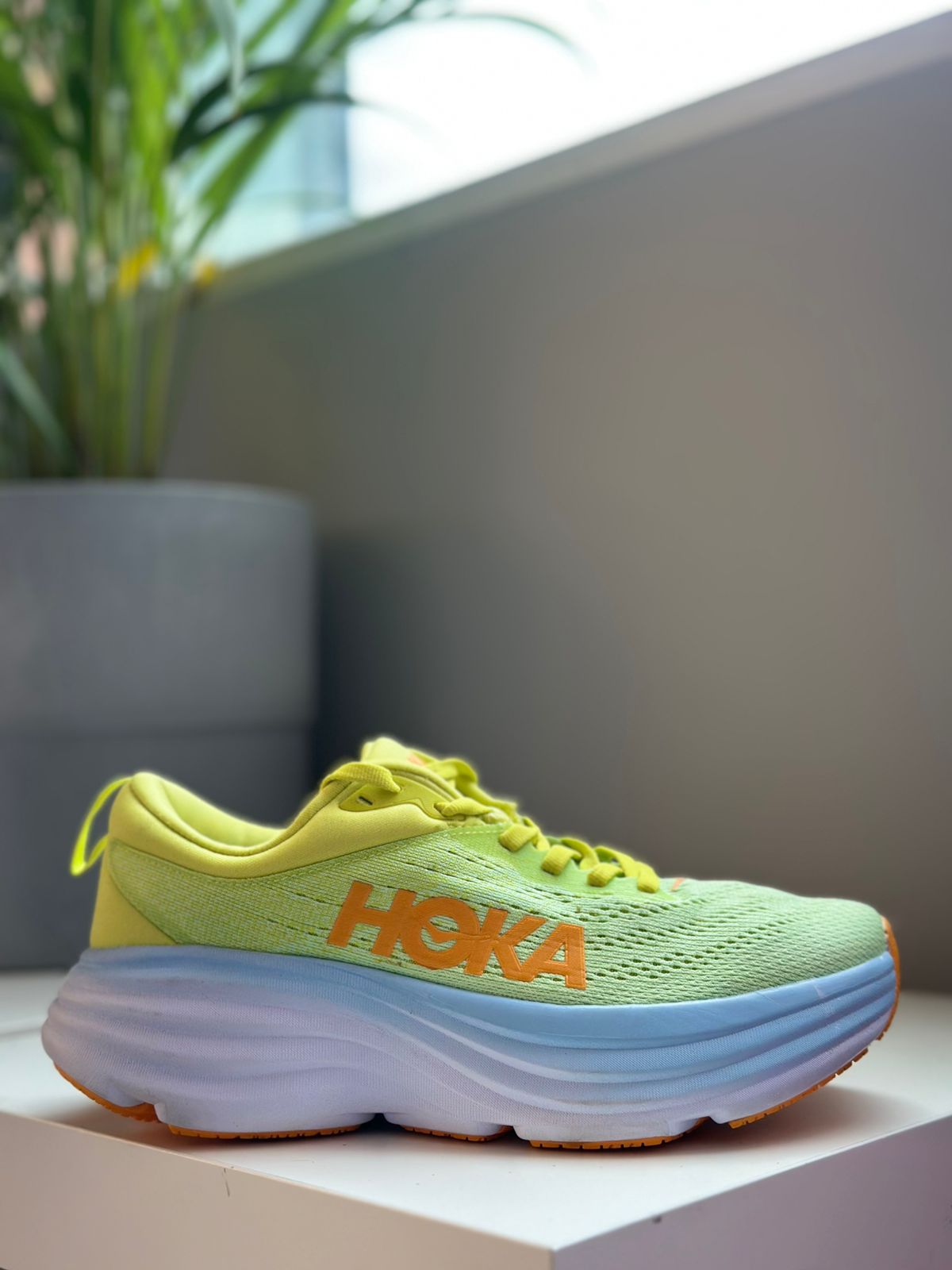 HOKA AMARILLA